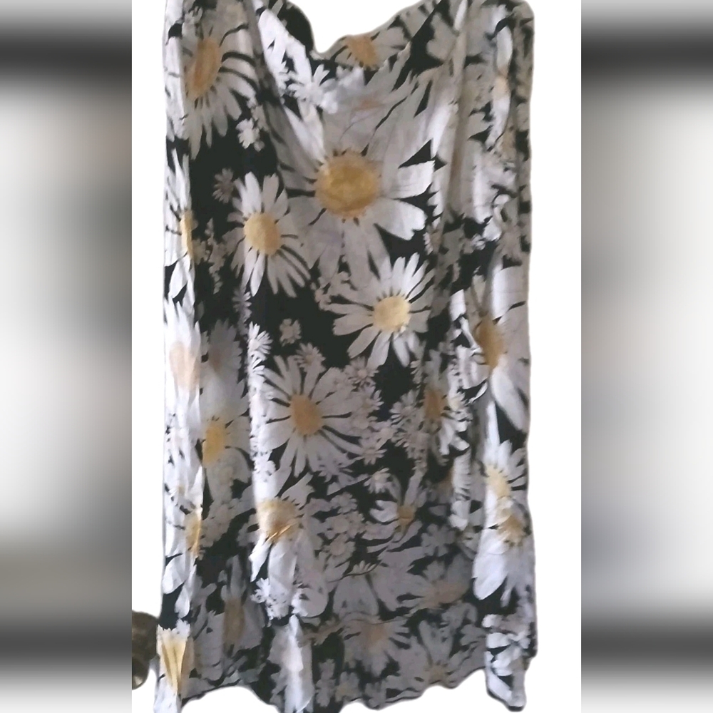 LC Lauren Conrad Women's Floral Asymmetrical Lightweight Stretch Skirt. Size 1X